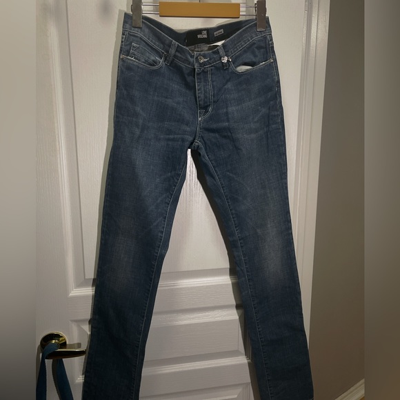 Love Moschino Jeans with cool back-pocket design - Picture 5 of 5